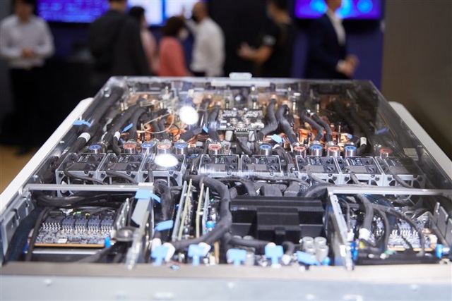 As global demand for AI computing power skyrockets, the data center landscape is undergoing a significant transformation — shifting away from standalone server performance and toward system-level, rack-based upgrades. At the OCP Global Summit 2025, the indust…