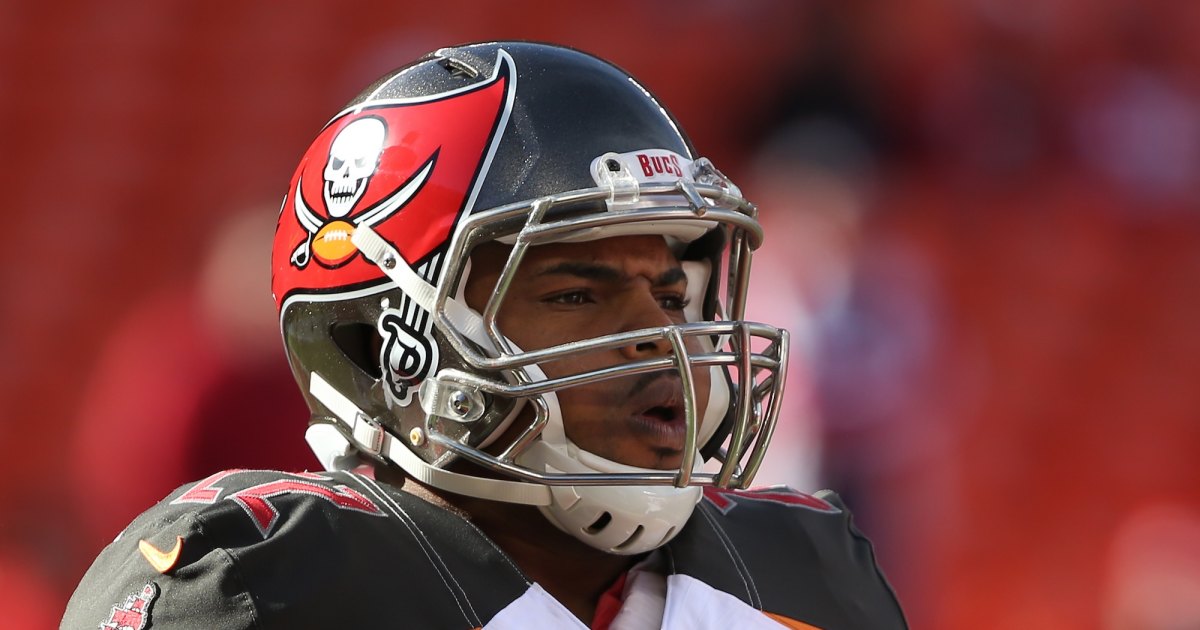 Former Tampa Bay Buccaneers player Doug Martin has died. He was 36. “It is with great sadness to inform you all that Doug Martin passed away Saturday morning,” his family said in a statement to Fox Sports on Sunday, October 19. “Cause of death is currently un…