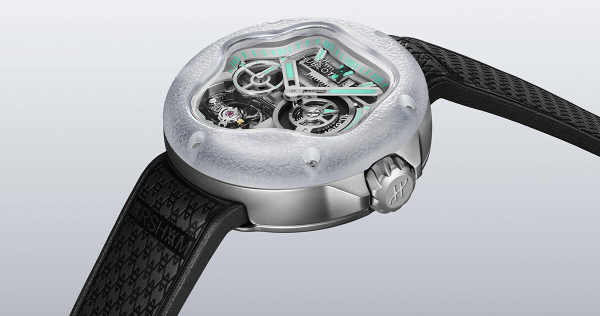 daniel arsham's first hublot wristwatch is recognized by a splash-shaped aperture on the dial and the artist's signature green accents.
The post daniel arsham sculpts his first hublot wristwatch to capture movement of rippling waters appeared first on designb…
