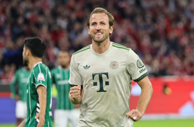 The Bundesliga's top four are set to collide this weekend, giving the in-form sides a chance to measure where they stand against title favourites Bayern Munich. "We have to defend as a team against Bayern, give them little space and win our challenges."