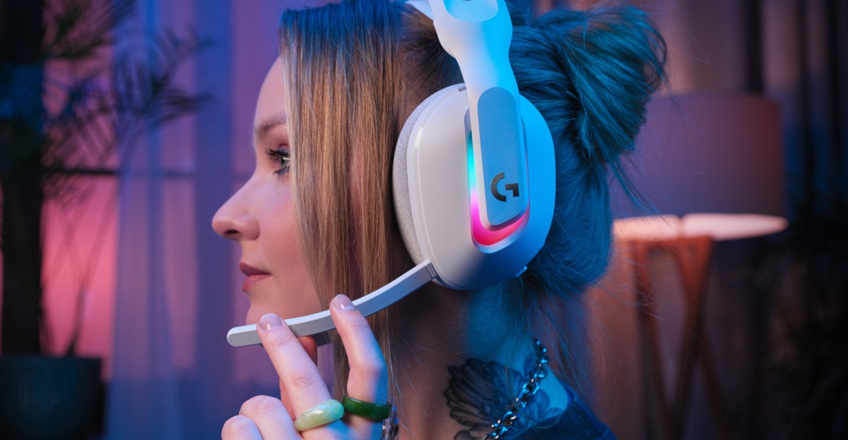 Logitech has announced the Astro A20 X wireless gaming headset, which has a feature that console players might appreciate having: it lets you swap between audio from two platforms, be it an Xbox, Switch, PC, or PS5. It launches October 8th for $179.99. The A2…