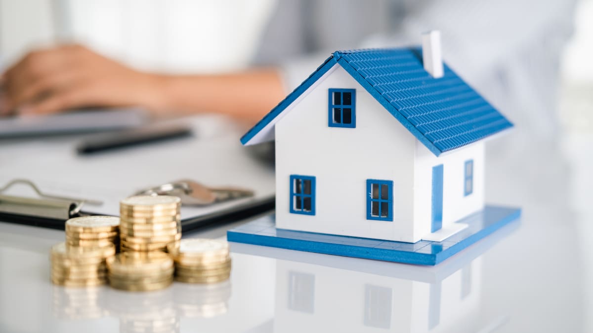 A $500,000 mortgage at 6% costs $580,000 in interest over 30 years.