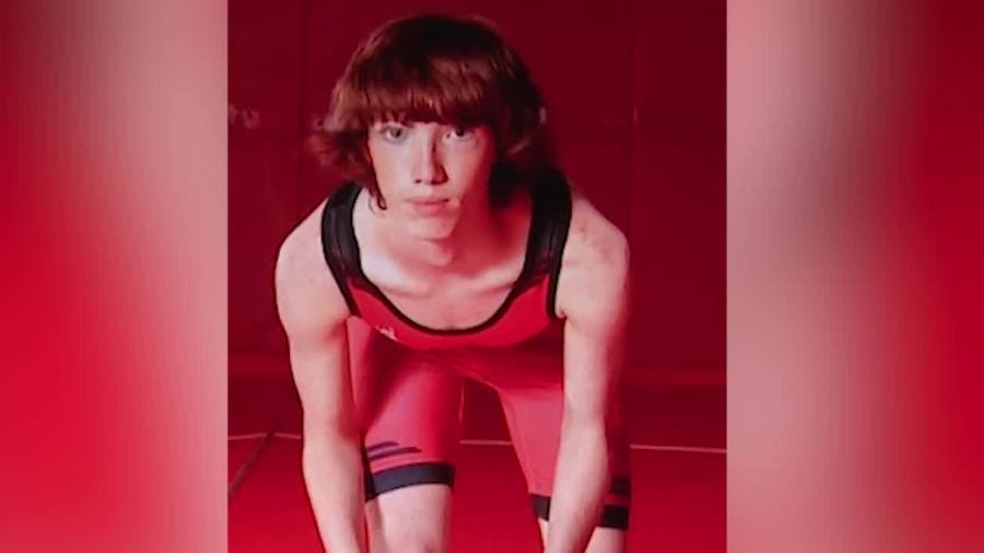 A Mentor High School wrestler who collapsed during a routine conditioning exercise last month has passed away.