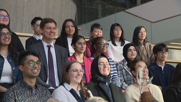 Applications are being accepted for those wanting to become doctors through Simon Fraser University, in what the British Columbia government says is the first new medical school in Western Canada in decades.