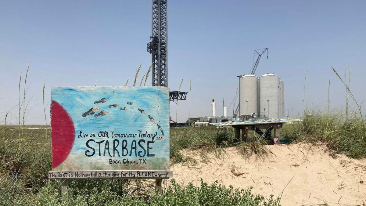 Elon Musk's newly inaugurated space city was handed control over a piece of Boca Chica beach.