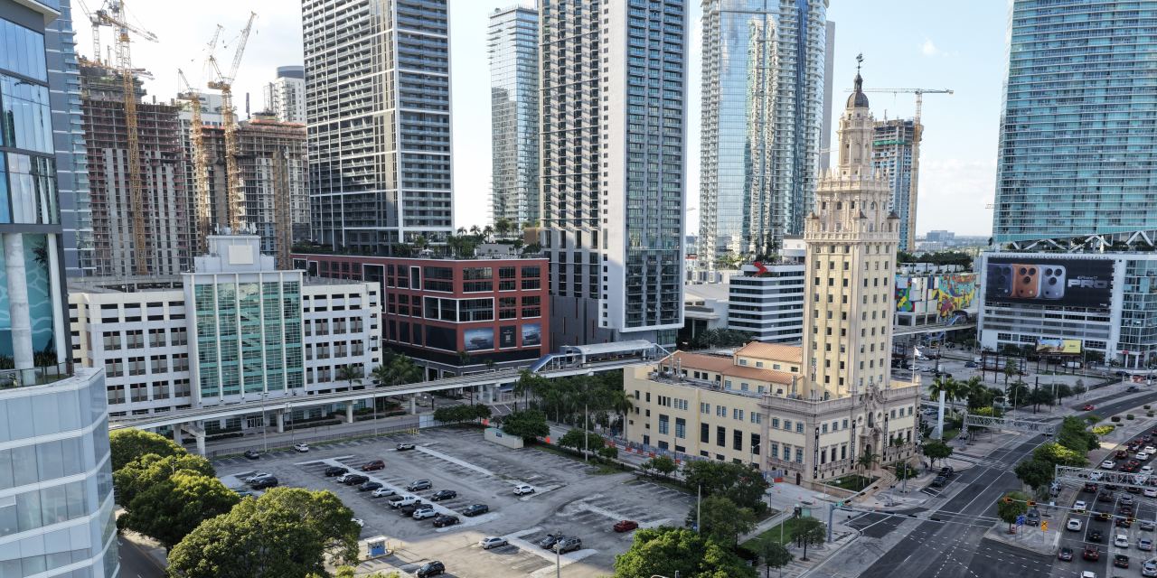 Deborah Acosta / Wall Street Journal:
Florida Court Blocks Transfer of Miami Land for Trump Library  —  Judge says college board that conveyed site didn't give reasonable public notice about its meeting where vote took place  —  MIAMI—A Florida court put on h…