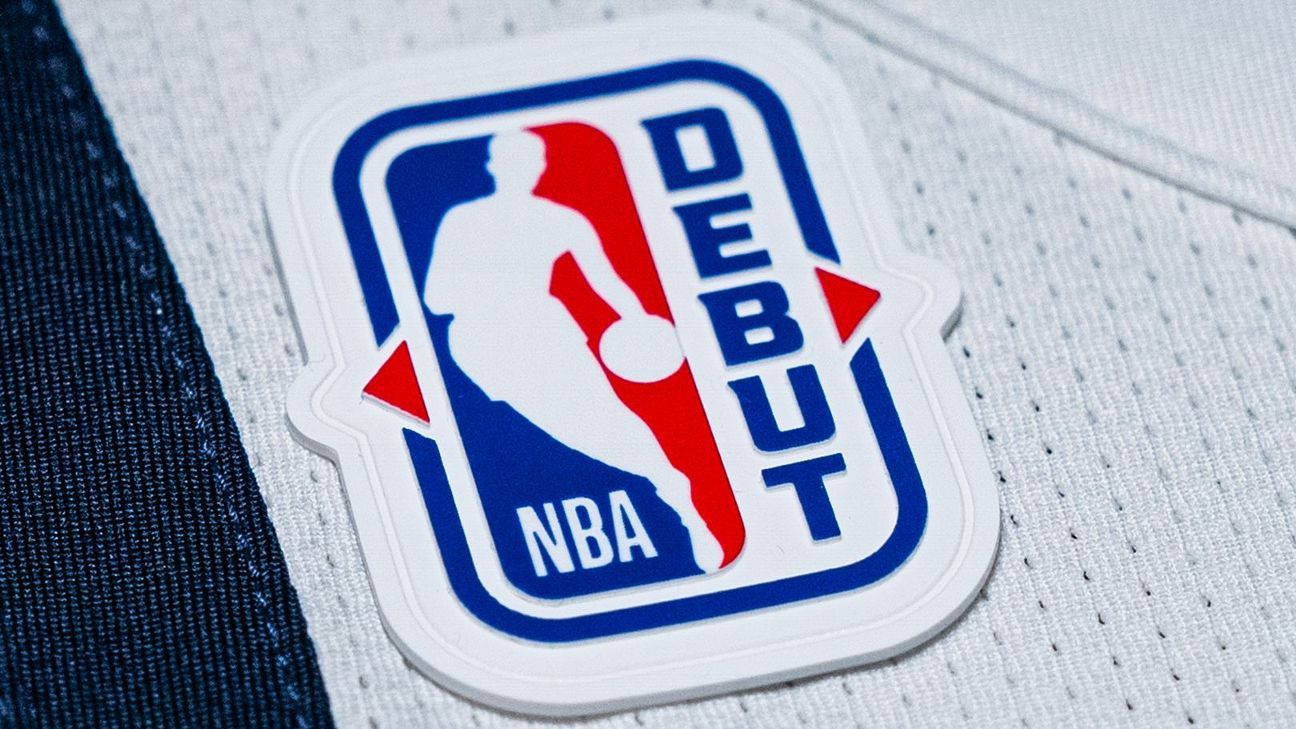 The previous season's Most Valuable Player, Rookie of the Year and Defensive Player of the Year will have gold NBA logos placed on their uniforms.
