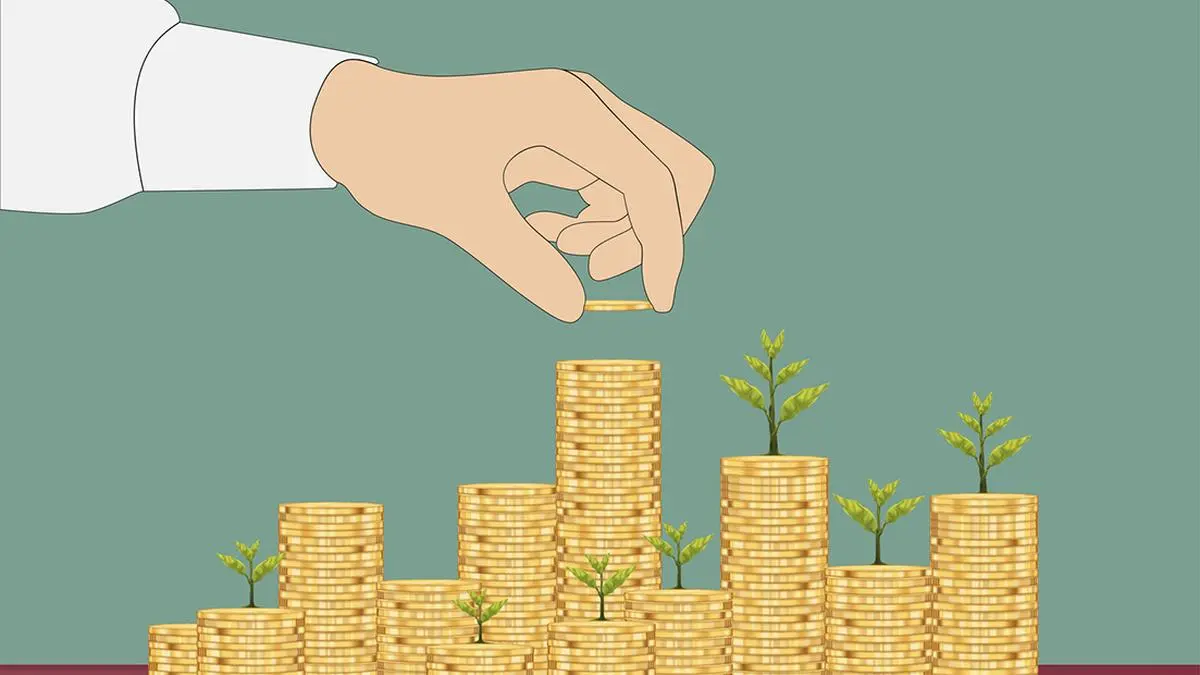 Sensex, Nifty, Share Prices LIVE: The outlook for Swiggy is bullish. The stock is getting support from the 21-Day Moving Average, currently at ₹430, over the last few days. Also, the price action since June indicates a bull channel. The region between ₹430 an…