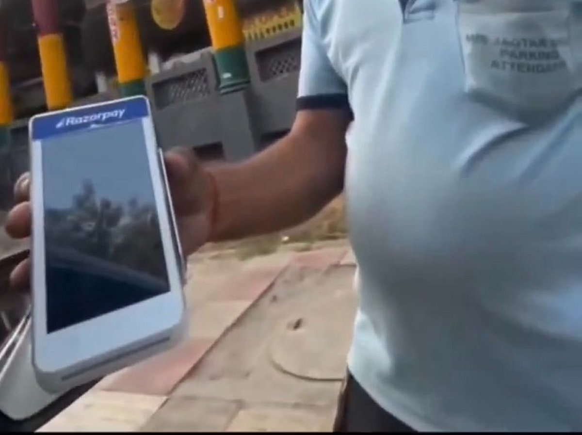 One 97 Communication Ltd, Paytm parent, Founder Vijay Shekhar Sharma and Razorpay Founder Shashank Kumar reacted to a viral video highlighting an alleged scam related to random people collecting parking fees in the name of Municipal Corporation of Delhi at pa…