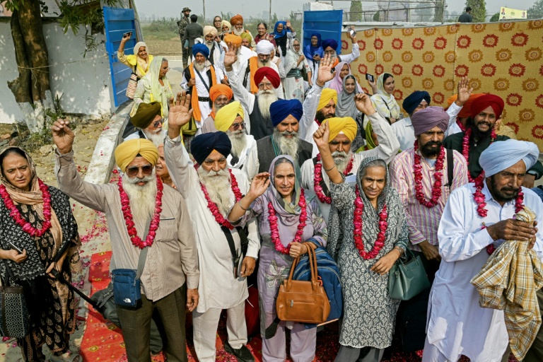 Pakistan on Tuesday welcomed jubilant Sikh pilgrims from India, in the first major crossing since deadly clashes in May closed the land border between the...