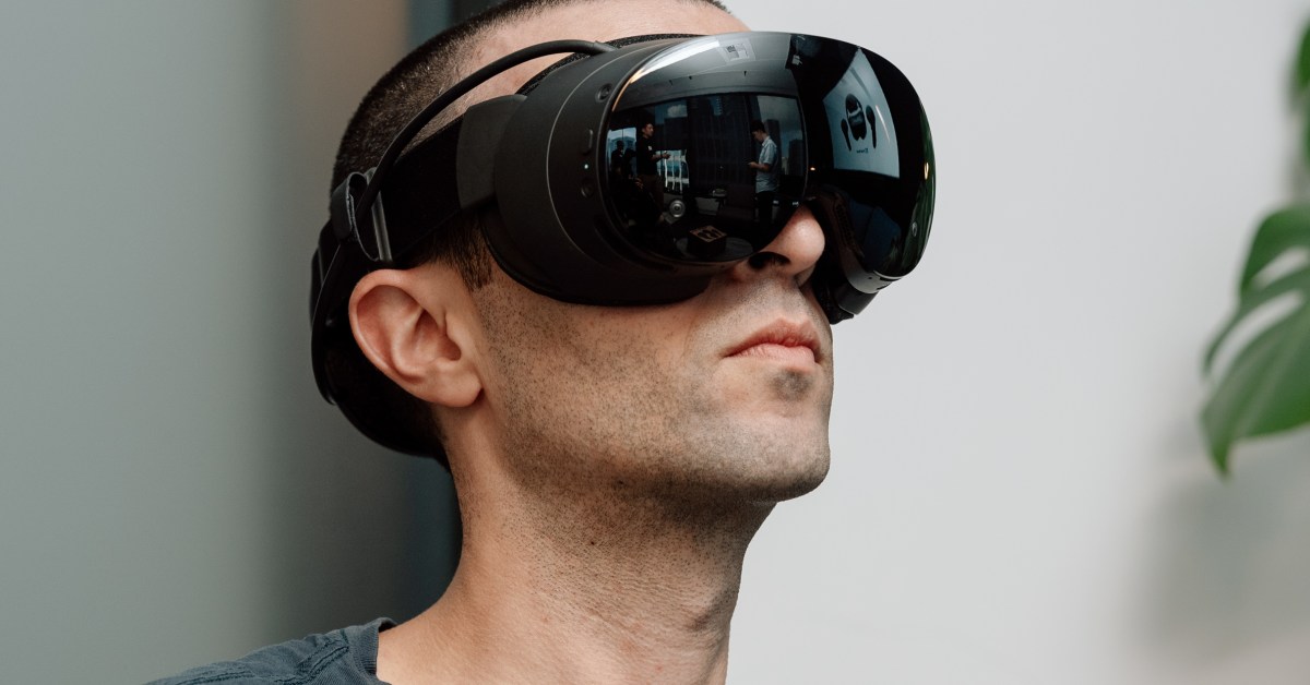 Valve is about to launch a new virtual reality headset, and with it, a comprehensive new approach to what a VR device should be. Most VR headsets I've tried have ended up collecting dust after the novelty wore off, and I thought I had sworn off VR for good. B…