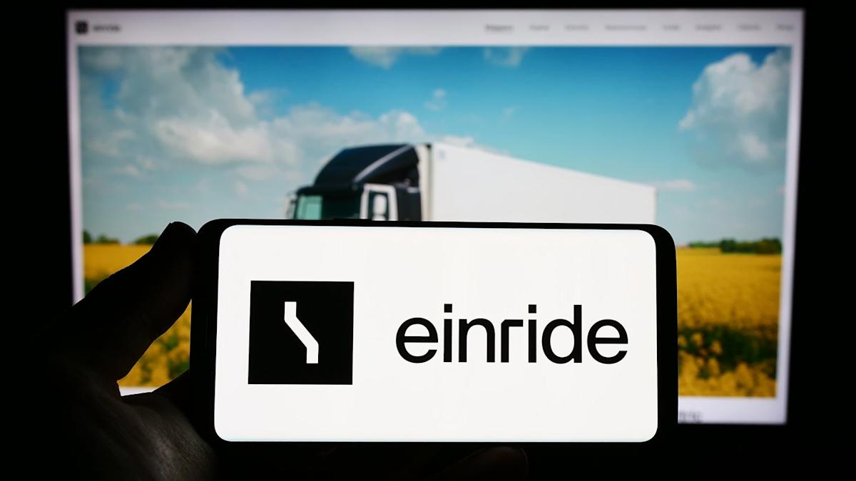 The deal is expected to generate about $219m in gross proceeds before redemptions, costs, or additional financing.