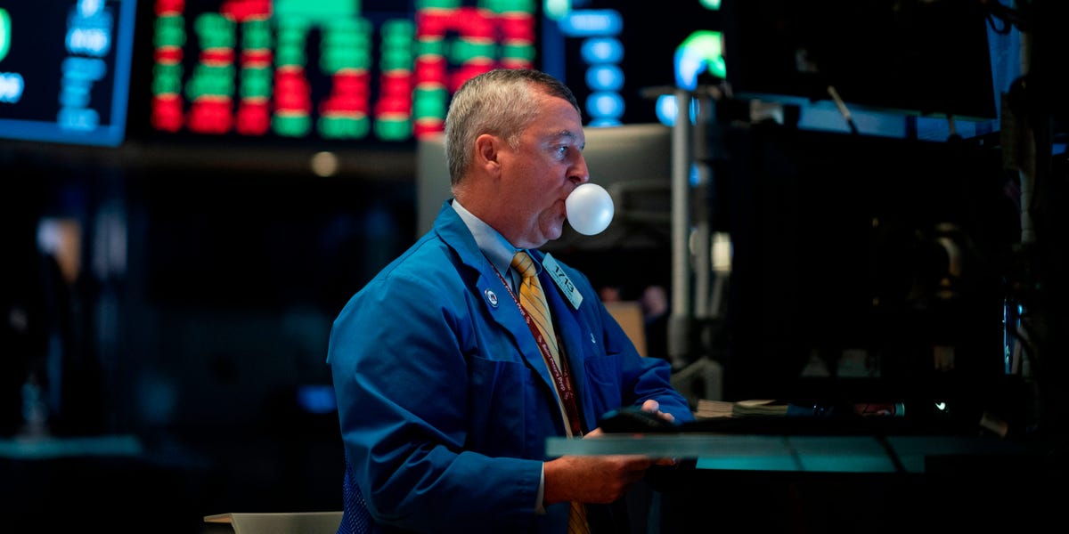 The bursting of the AI and credit bubbles could result in economic damage similar to what was seen after the 2008 recession, David Roche said.