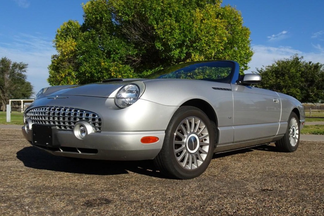 This 2004 Ford Thunderbird is finished in Platinum Silver Metallic over black leather and is powered by a 3.9-liter V8 paired with a five-speed automatic transmission. The car was purchased by the seller on BaT in December 2024 and now has 89k miles. Equipmen…