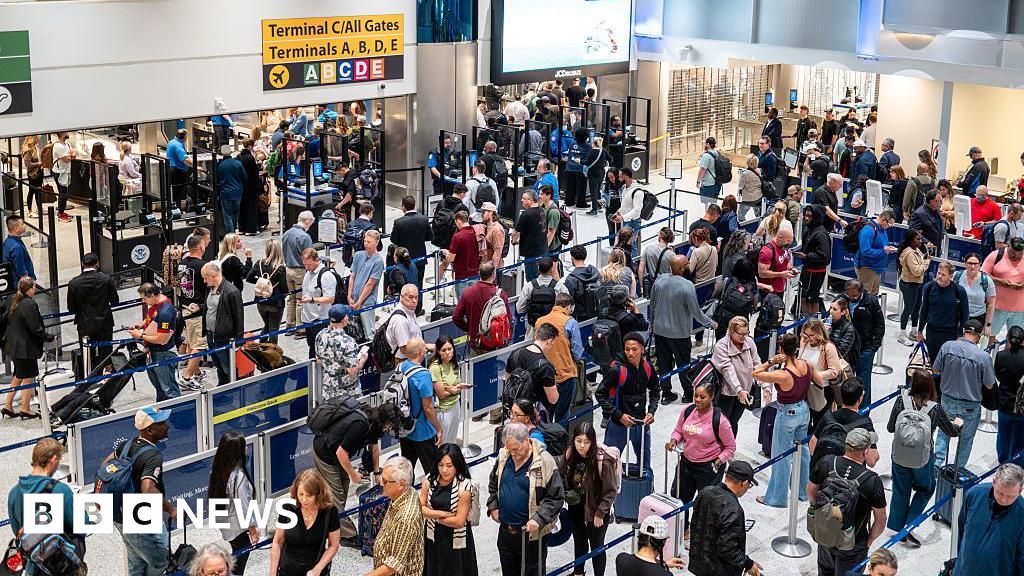 Thousands more flights have been delayed or cancelled as the reduction of air travel capacity continues during the federal government shutdown.