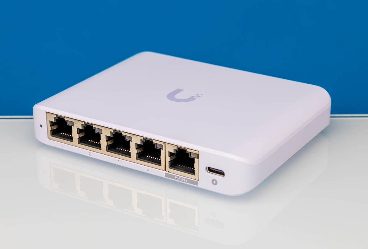 We review the Ubiquiti Flex Mini 2.5G (USW-Flex-2.5G-5) and see both how it is constructed and how it performs, finding a neat similarity