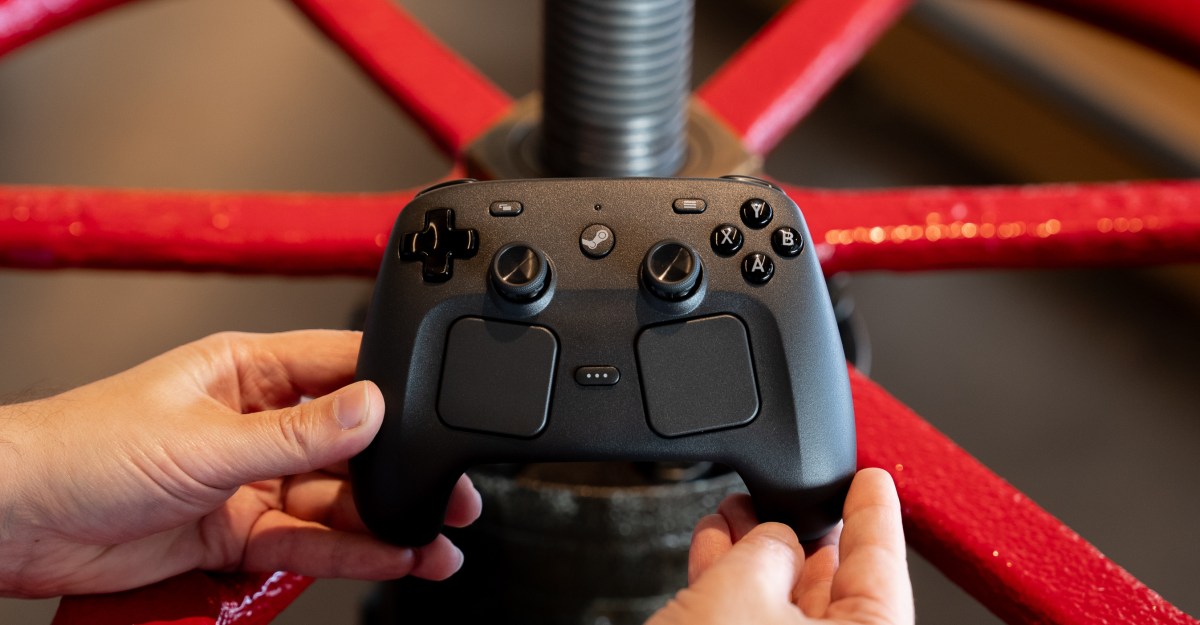 One of the best parts of the Steam Deck is its many different controls, and how you can customize them to let you do whatever you want with every single one of your games. Now, Valve is bringing that same level of flexibility into a new gamepad. I recently go…