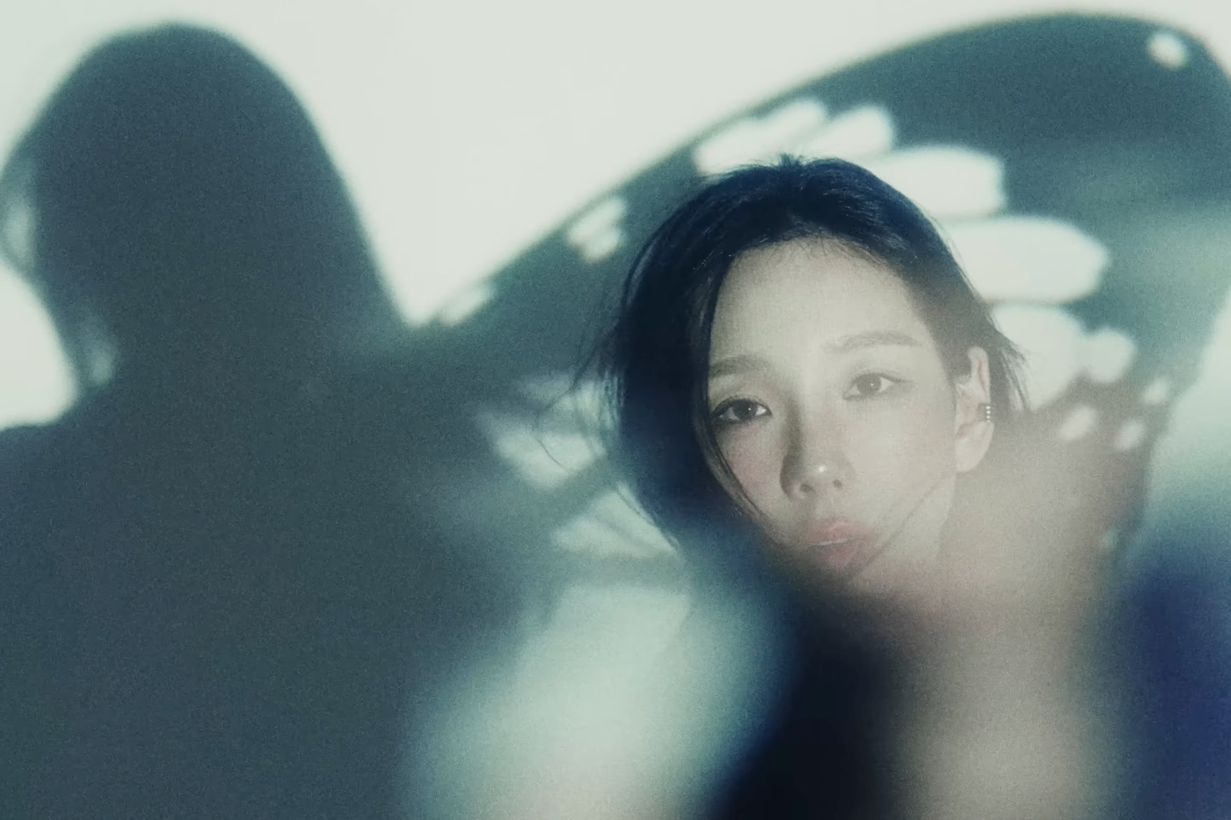 Girls’ Generation’s Taeyeon is returning with a new best-of album! On November 17 at midnight KST, Taeyeon officially announced her plans to release a new album entitled “Panorama : The Best of TAEYEON.” Taeyeon also unveiled a prologue teaser for the upcomin…