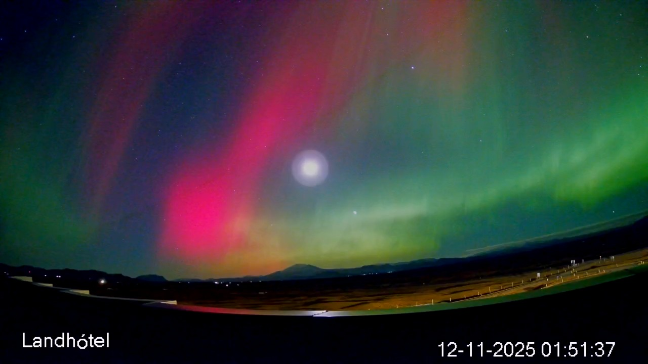 A series of three powerful flares and associated explosions of solar material out across the Solar System have set Earth squarely in the path of a "severe"-level geomagnetic storm.