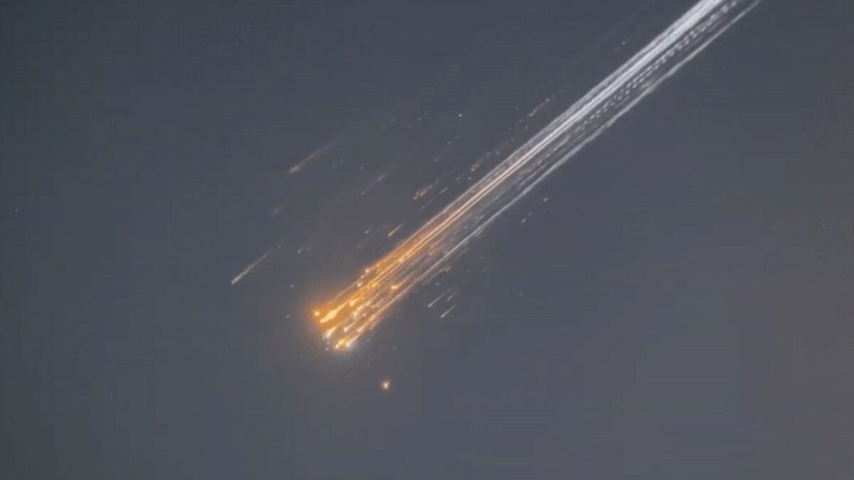 A new report by the Wall Street Journal reveals a failed SpaceX Starship test flight endangered three airplanes.