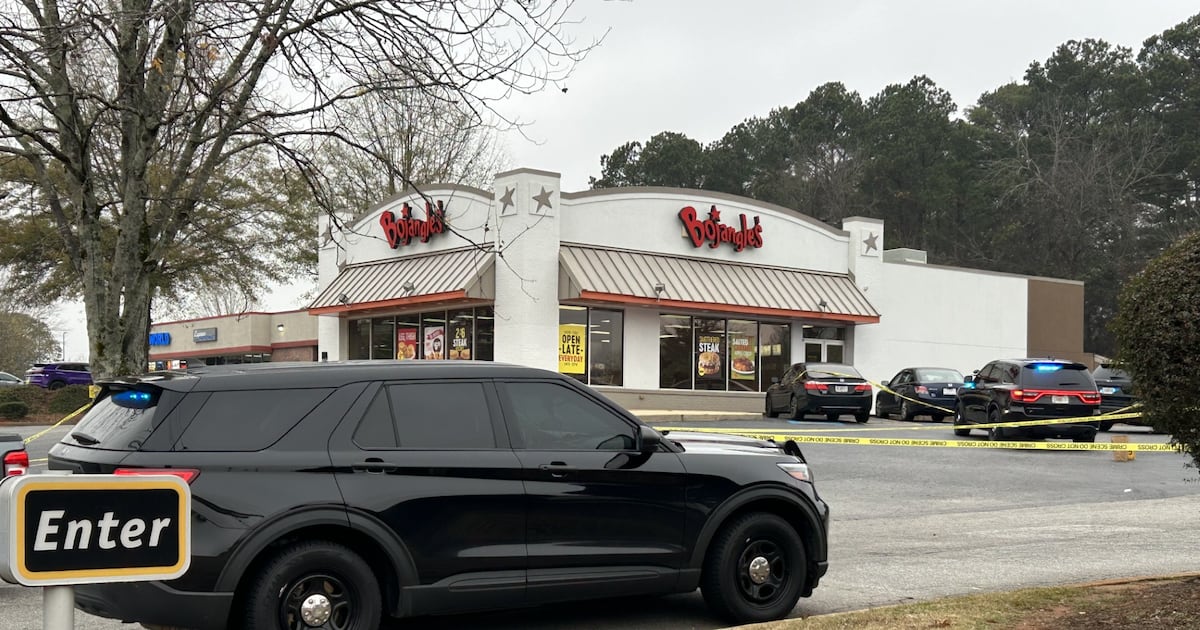 Palmetto police confirmed to Channel 2’s Eryn Rogers that officers found a man dead in the parking lot at 9135 Roosevelt Highway when they responded to the scene at 1:15 p.m.