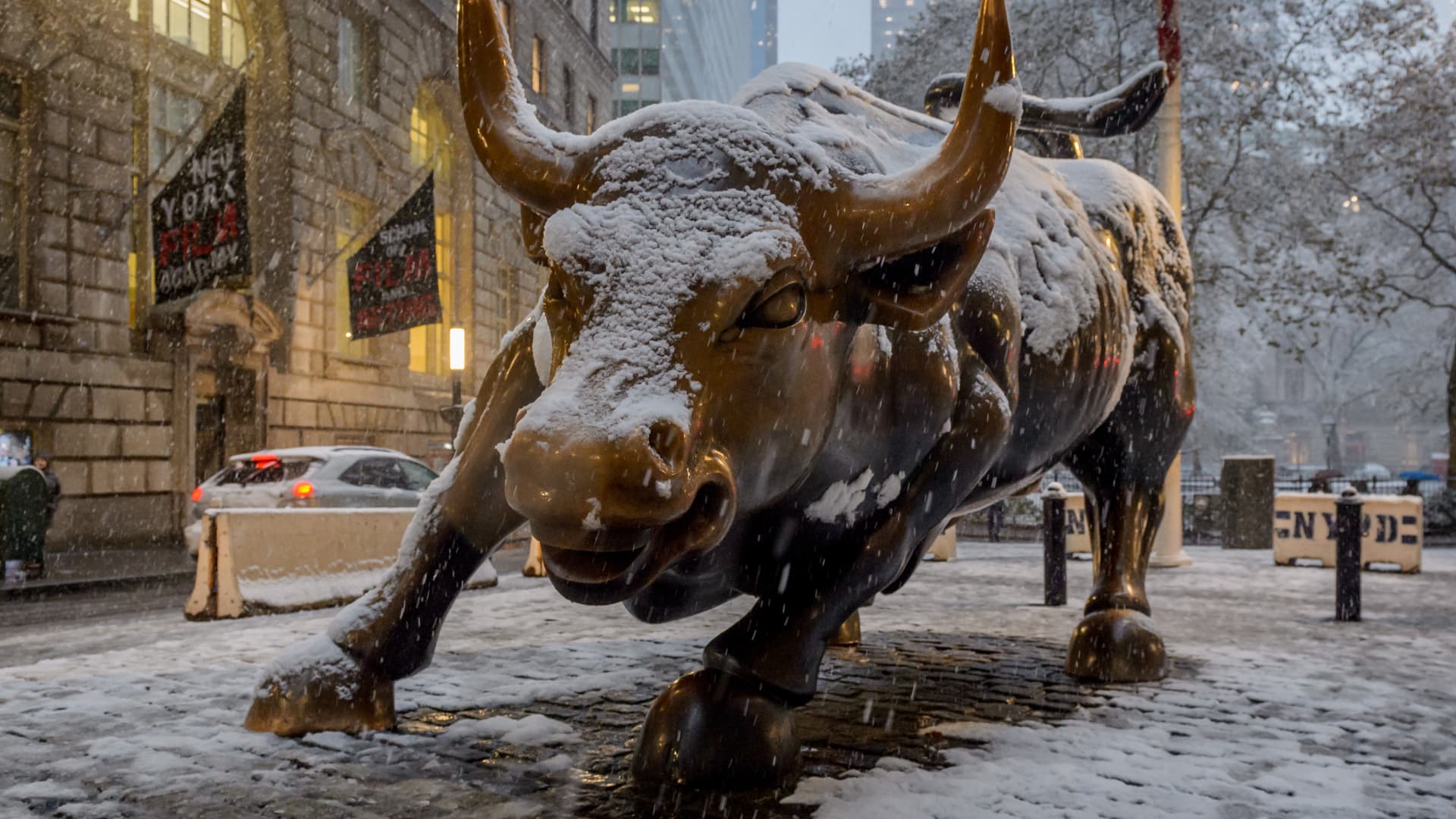 Dealmakers expected a flood of M&A to take place in 2025 following the election of President Trump. The number of transactions didn't live up to the hype.