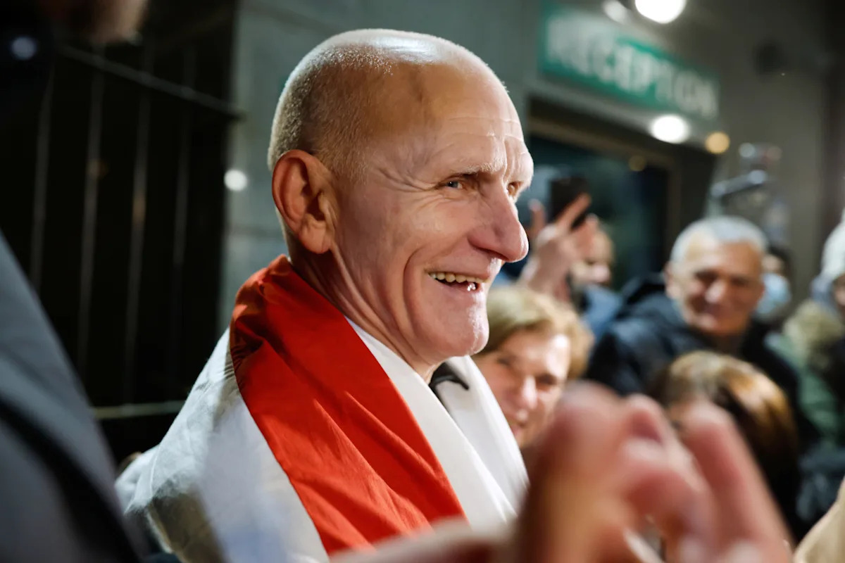 Belarusian authorities on Saturday freed 123 prisoners, including Nobel Peace Prize laureate Ales Bialiatski and key opposition figures Maria Kolesnikova and...