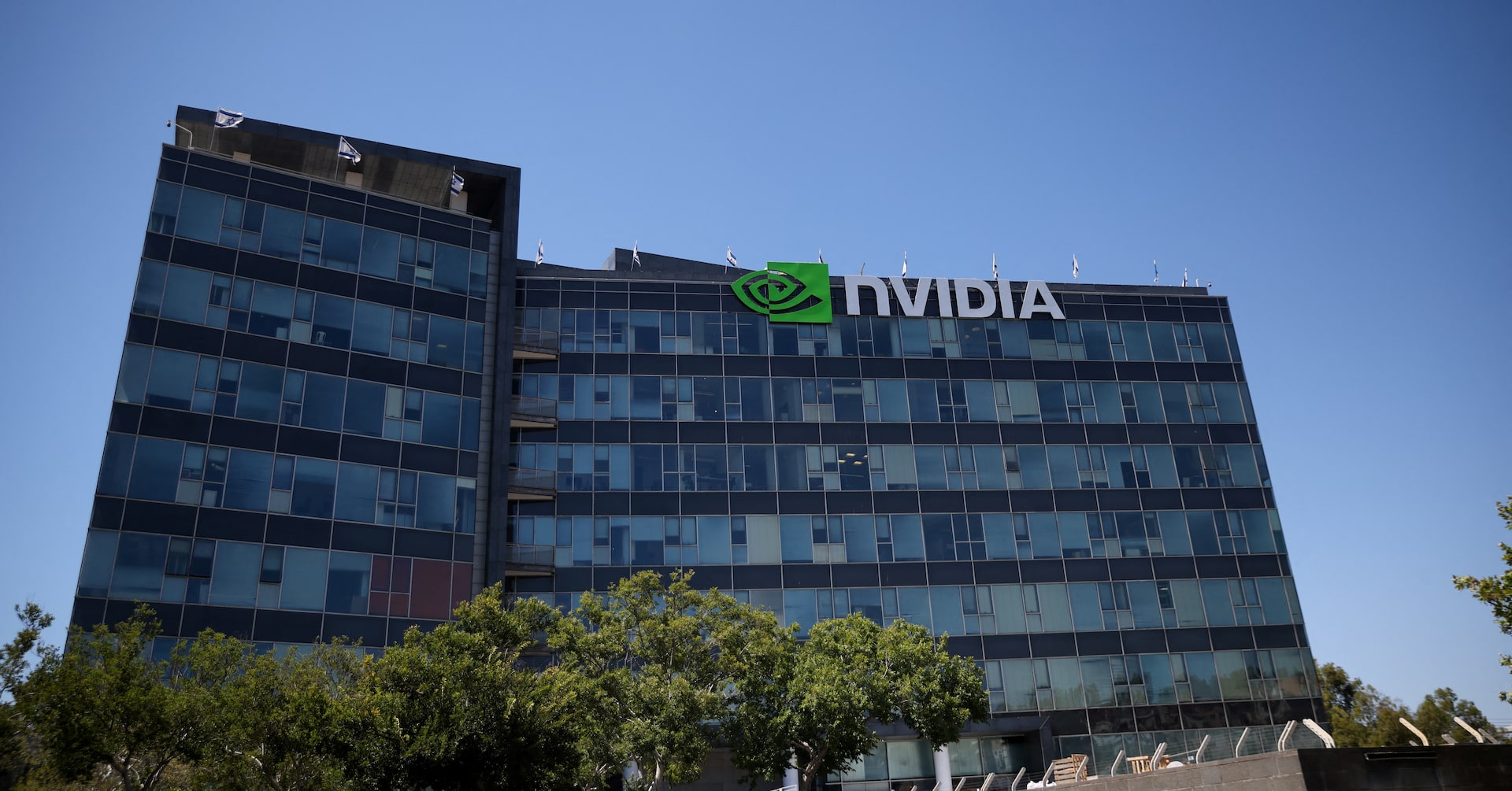 Reuters:
Sources: Skild AI, which develops a foundational model for robots, is in talks to raise $1B+ from SoftBank and Nvidia at a $14B valuation, up from $4.7B in July  —  Japan's SoftBank Group (9984.T) and Nvidia (NVDA.O) are in talks to invest in Skild A…