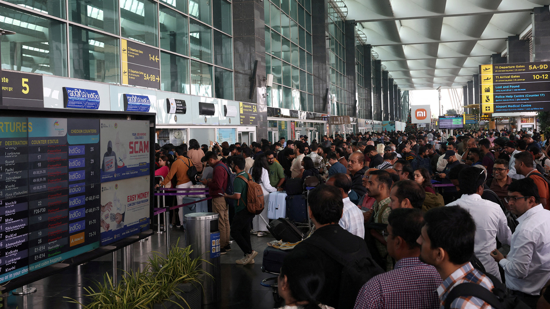 India’s largest airline, IndiGo, has cancelled thousands of flights leaving travellers stranded across the country.