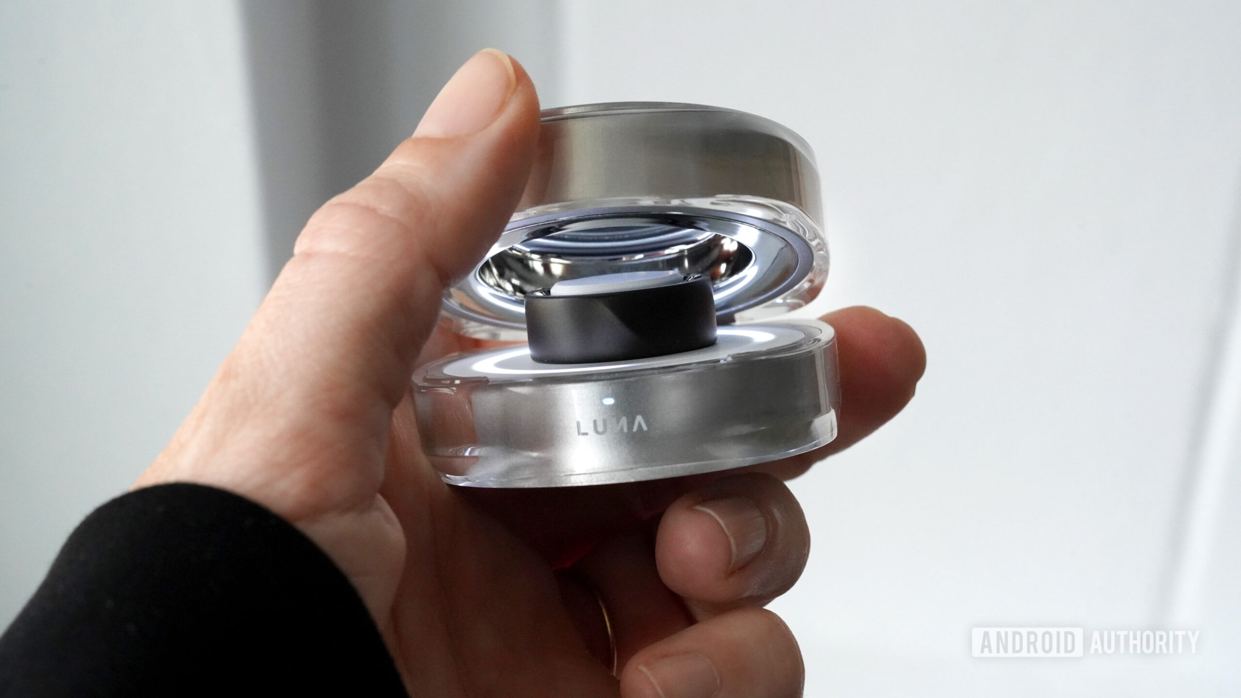 Learn more about the latest subscription-free smart ring with dense health data, great design, and a promising app in this Luna 2 review.