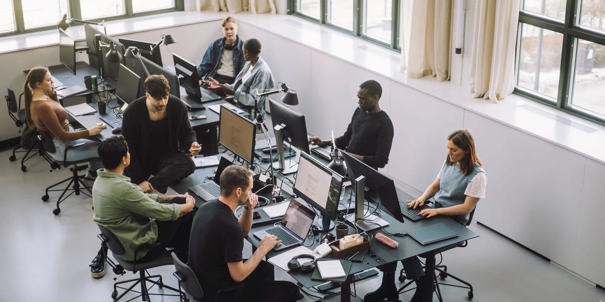 A new Gallup poll found that more and more people have begun using AI for work purposes over the last year.