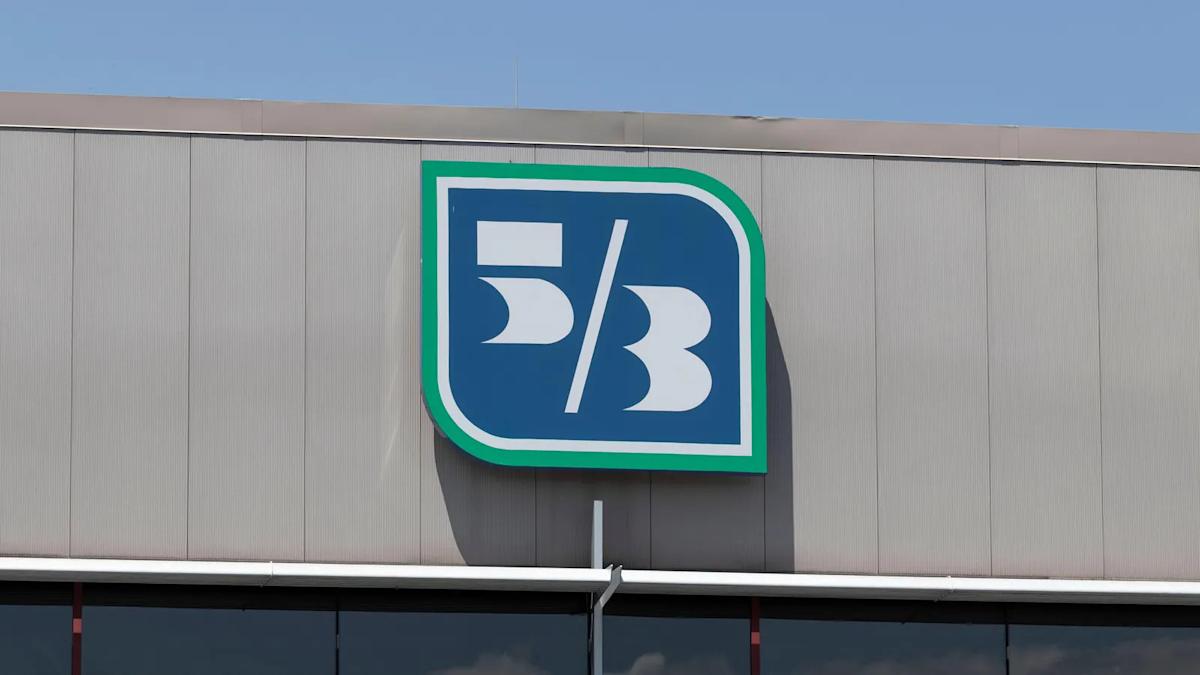 Fifth Third’s corporate card program, previously operated in-house, will soon be powered entirely by fintech Brex.