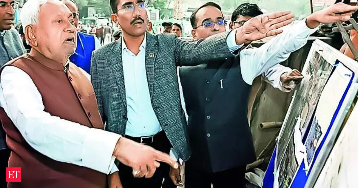 The Nitish Kumar government held its first cabinet meeting, detailing a roadmap for Bihar. A special assembly session is scheduled from December 1-5. The government will elect a new Speaker and present a supplementary budget. New projects include investment i…