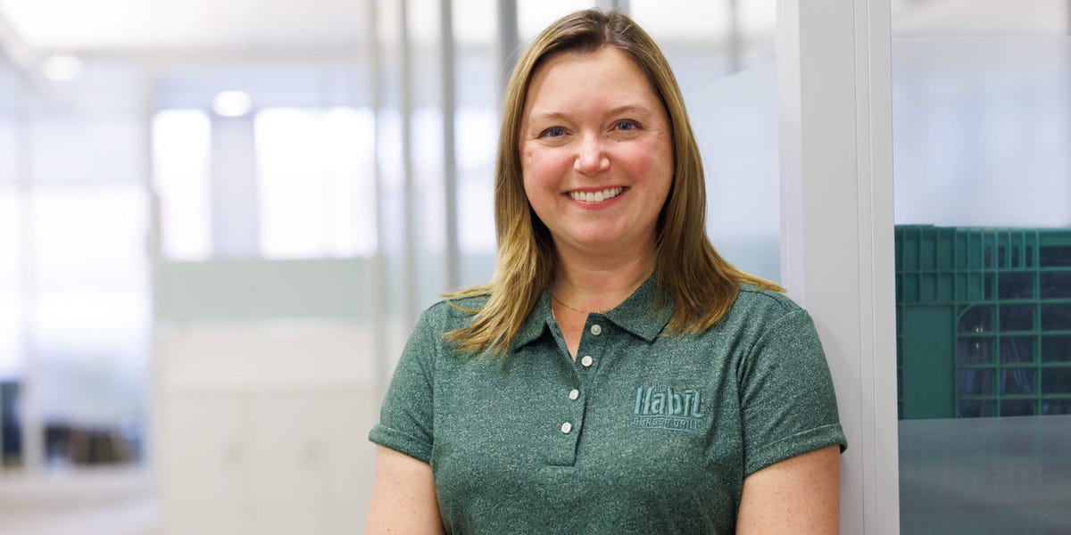 Habit Burger CEO Shannon Hennessy told Business Insider about her non-negotiable daily routine, from grinding her coffee beans to her daily workouts.