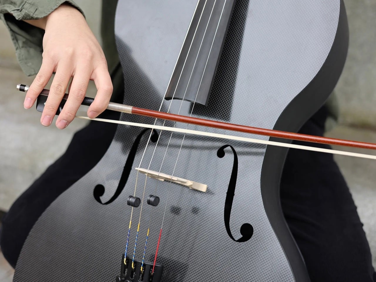 Yale Engineers Created a 3D-Printed Carbon-Fiber Cello That That Never Cracks or WarpsTraditional wooden cellos and violins are exquisite but fragile. They crack in dry weather, warp in humidity, and require constant environmental monitoring. A professional i…
