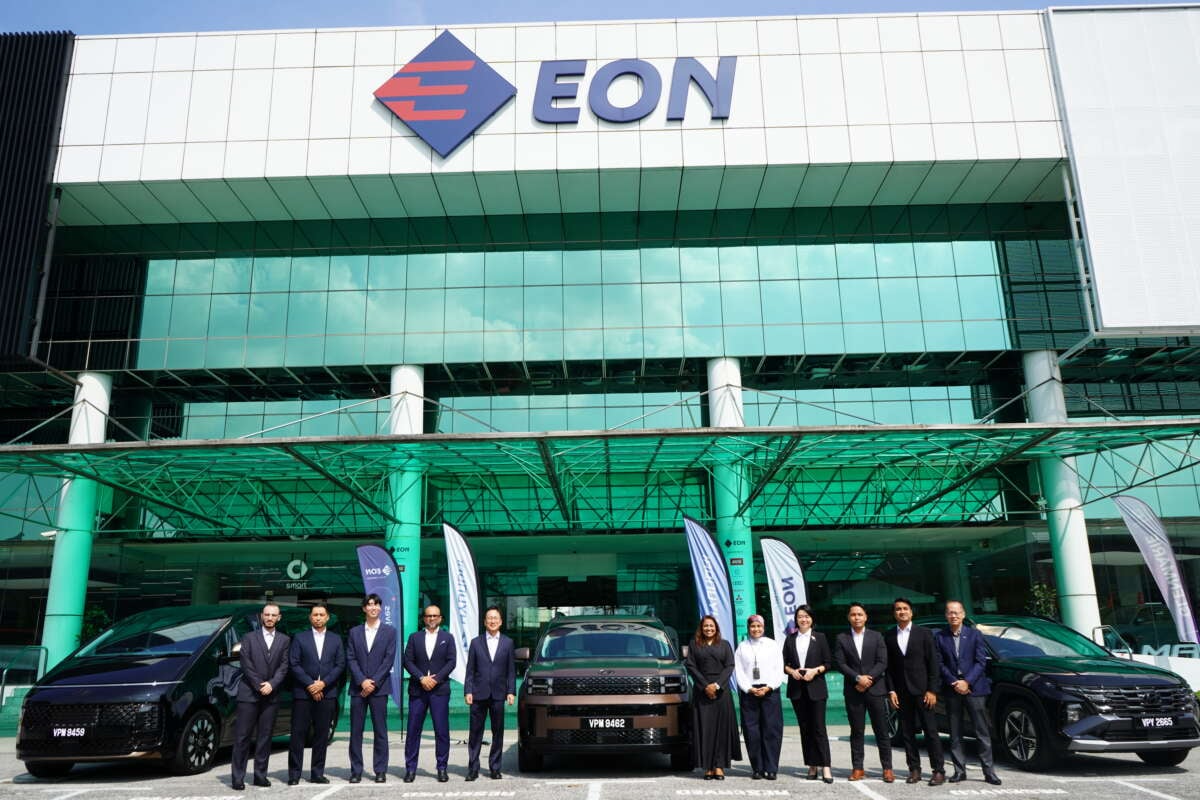 Hyundai Motor Malaysia (HMY) and Edaran Otomobil Nasional Berhad (EON) have signed a letter of intent that effectively appoints the latter as an authorised Hyundai dealer in Malaysia. EON will operate two new dealerships – […]
The post EON is now a Hyundai de…