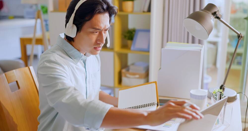 The company that bet the farm on AI said to have made things worse with AI
Oracle's new AI-powered support portal is frustrating customers and support engineers who are struggling to find the basics, such as old tickets, links to database patch programs and r…