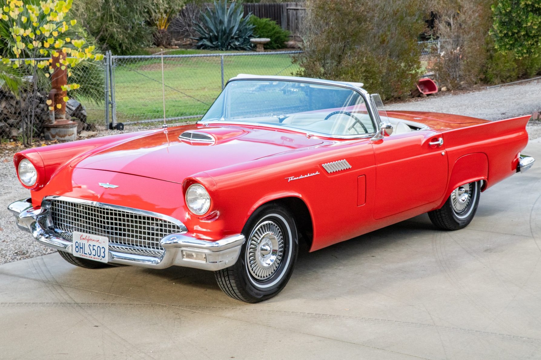 This 1957 Ford Thunderbird is said to have undergone a refurbishment from 2015 to 2018 which included repainting the body in red, reupholstering the interior in white, and overhauling the 312ci V8 and three-speed Fordomatic automatic transmission. Equipment i…