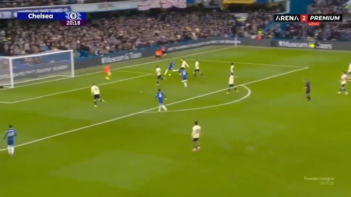 Chelsea lead 1-0 at Stamford Bridge!It’s been a very dull opening 20 minutes, but from nowhere the Blues found a bit of quality to open up Everton and take the lead.In reality it was a pretty simple...