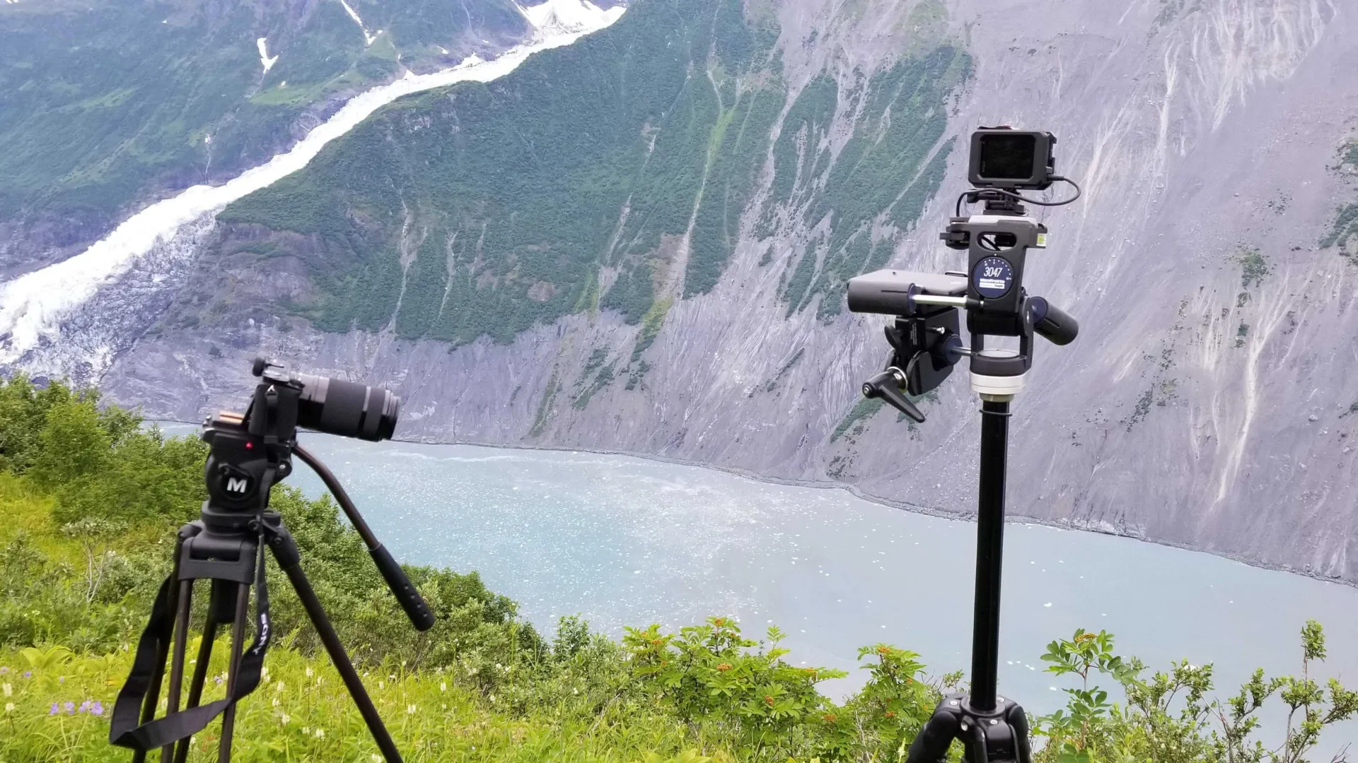 Researchers studying a massive landslide in Alaska have detected strange seasonal seismic pulses caused by water freezing and thawing in rock cracks. These faint signals could become an important early clue to changes that might someday trigger a dangerous la…