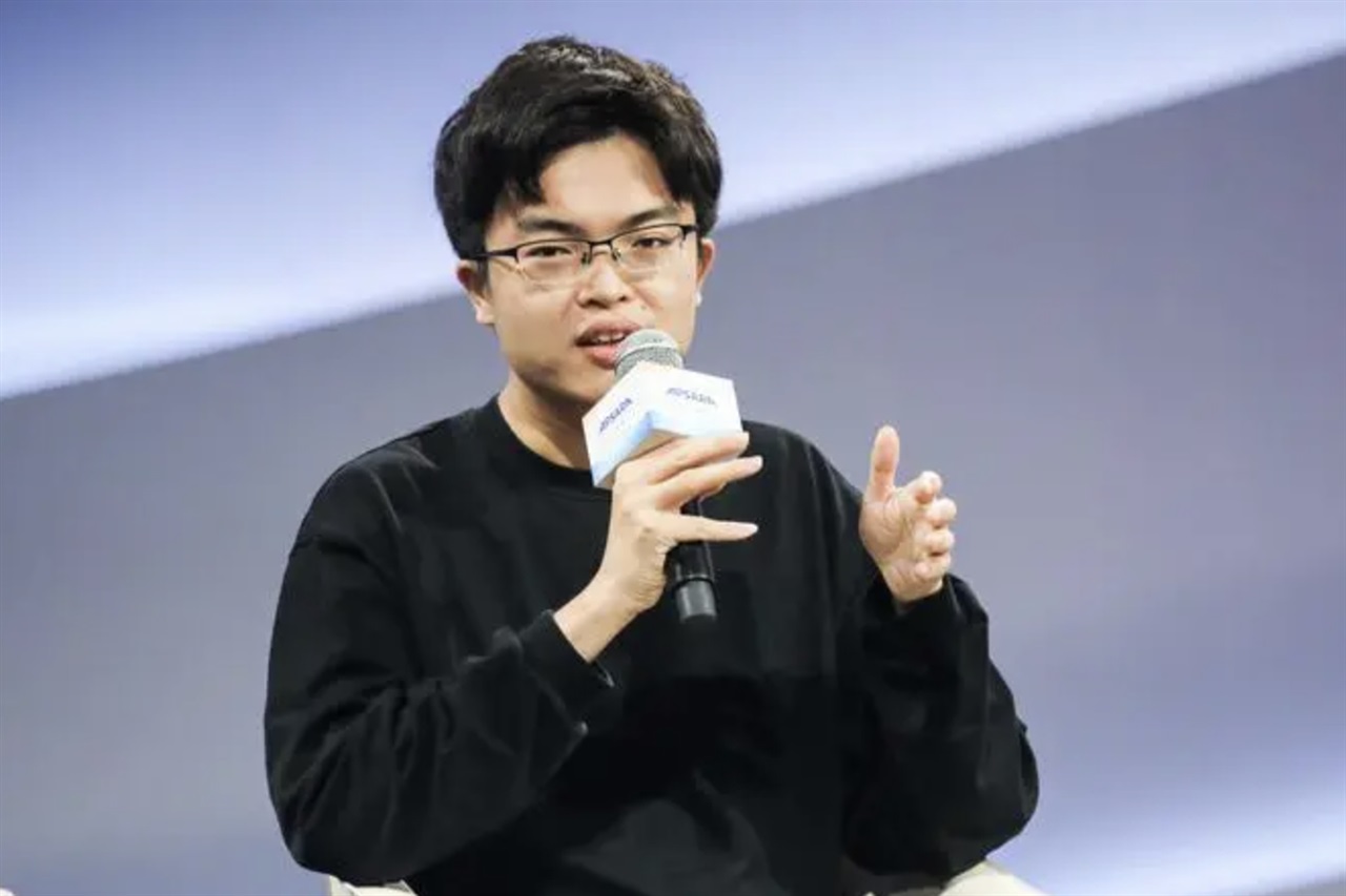 In December 2024, OpenAI made headlines with 12 livestreams over 12 straight business days. Now, MiniMax — widely viewed as one of China's "AI six tigers" — is mounting a high-stakes product blitz. By June 21, 2025, it had launched four offerings: the MiniMax…