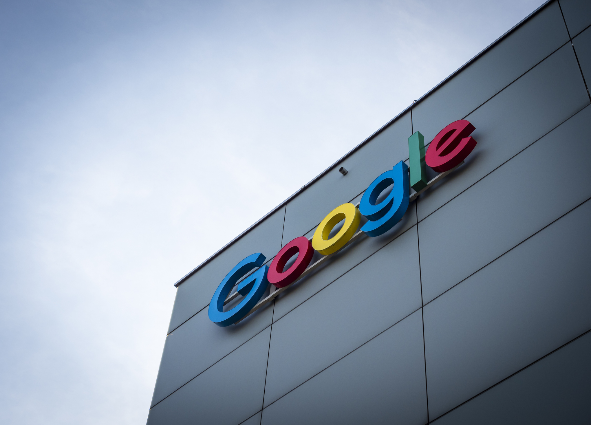 A new study claims that users who encountered Google's AI Overview feature, which generates a summary in response to a web search query were less likely to click on links to other websites compared to those who didn’t have a similar interaction with the AI-po…