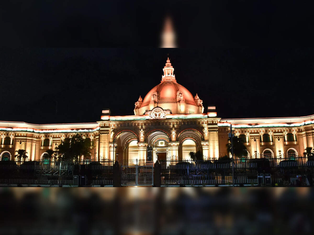 The Uttar Pradesh Assembly will now come under the surveillance of state-of-the-art AI cameras. It will start as a pilot project in this monsoon session and will be fully implemented from the upcoming winter session. Through this technology, not only security…