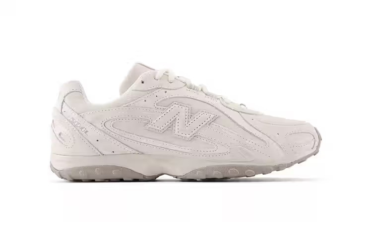 (TrendHunter.com) New Balance has unveiled the 204L sneaker in a Timberwolf hue set to release on August 13, 2025, at $110 USD via its official channels and select retailers. This fresh palette, dubbed...