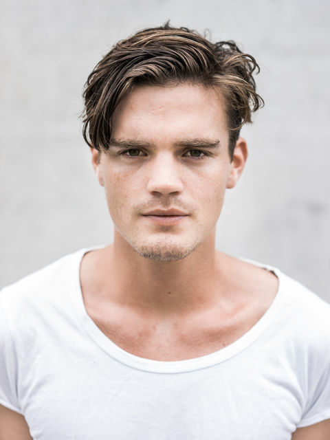 Paul Triller is a German actor known for Suck Me Shakespeer (2013), We Are the Wave (2019) and Mord Im Internat (2019). Check him out...
The post OMG, his butt: Actor Paul Triller gets to sling-shottin’ appeared first on OMG.BLOG.