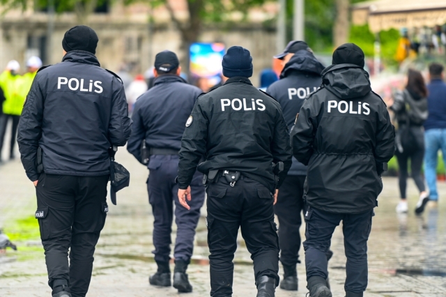 Imamoglu supporters arrested in Constantinople & Izmir - The Republican People's Party denounces the persecution as politically motivated by the Erdogan government
The post Turkey: Mass arrests after pro-Imamoglu demonstration in Constantinople appeared first…
