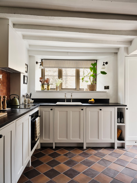 When you purchase a property that’s been standing for hundreds of years, the prospect of renovating it might be daunting. How do you make it suitable for modern living without destroying the original beauty of the building? Fortunately, the new owner of this …