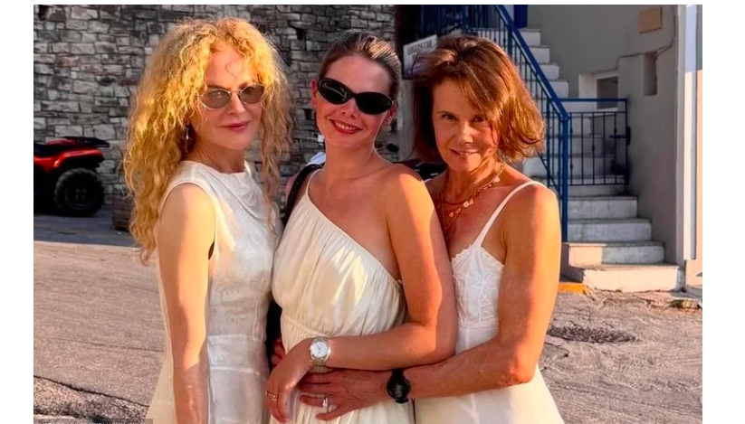 The Hollywood star shares a sun-soaked Greek getaway with her sister Antonia and nieces, capturing intimate family moments on the island of Paxos
The post Nicole Kidman continues her vacation in Paxos with her sister and nieces appeared first on ProtoThema En…