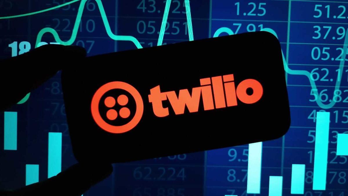 Twilio stock is drawing renewed analyst attention as AI-driven demand and rising free cash flow position the company for profitable growth.