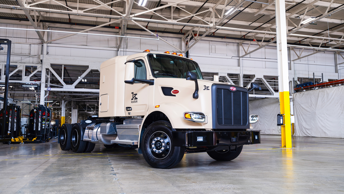 Kodiak Robotics has delivered its first factory-built autonomous truck, upfitted by Roush Industries, to Atlas Energy Solutions. The partnership aims to...